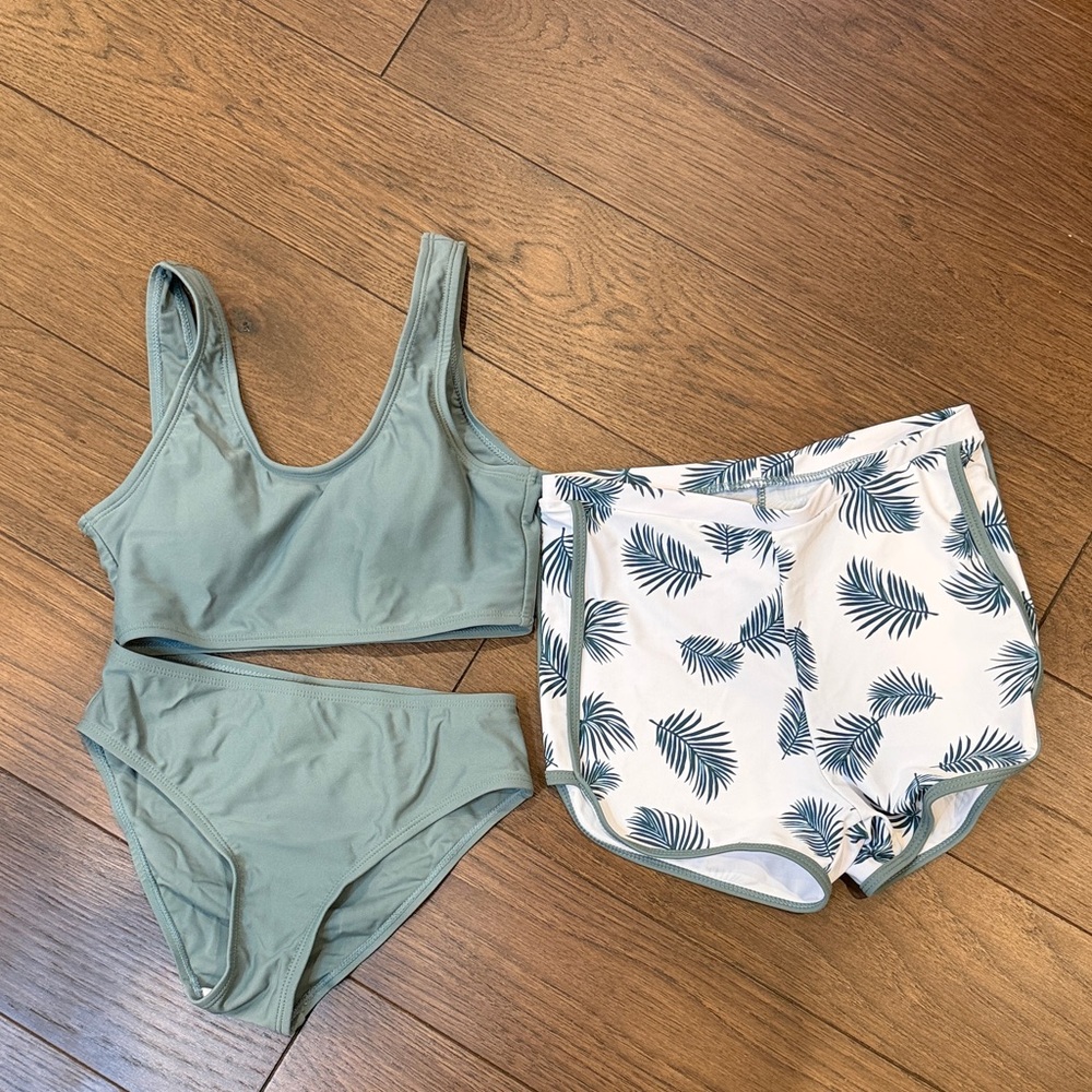 SHEIN Green Bikini Set with Leaf Print Shorts Girls Size 8/9 C3-014